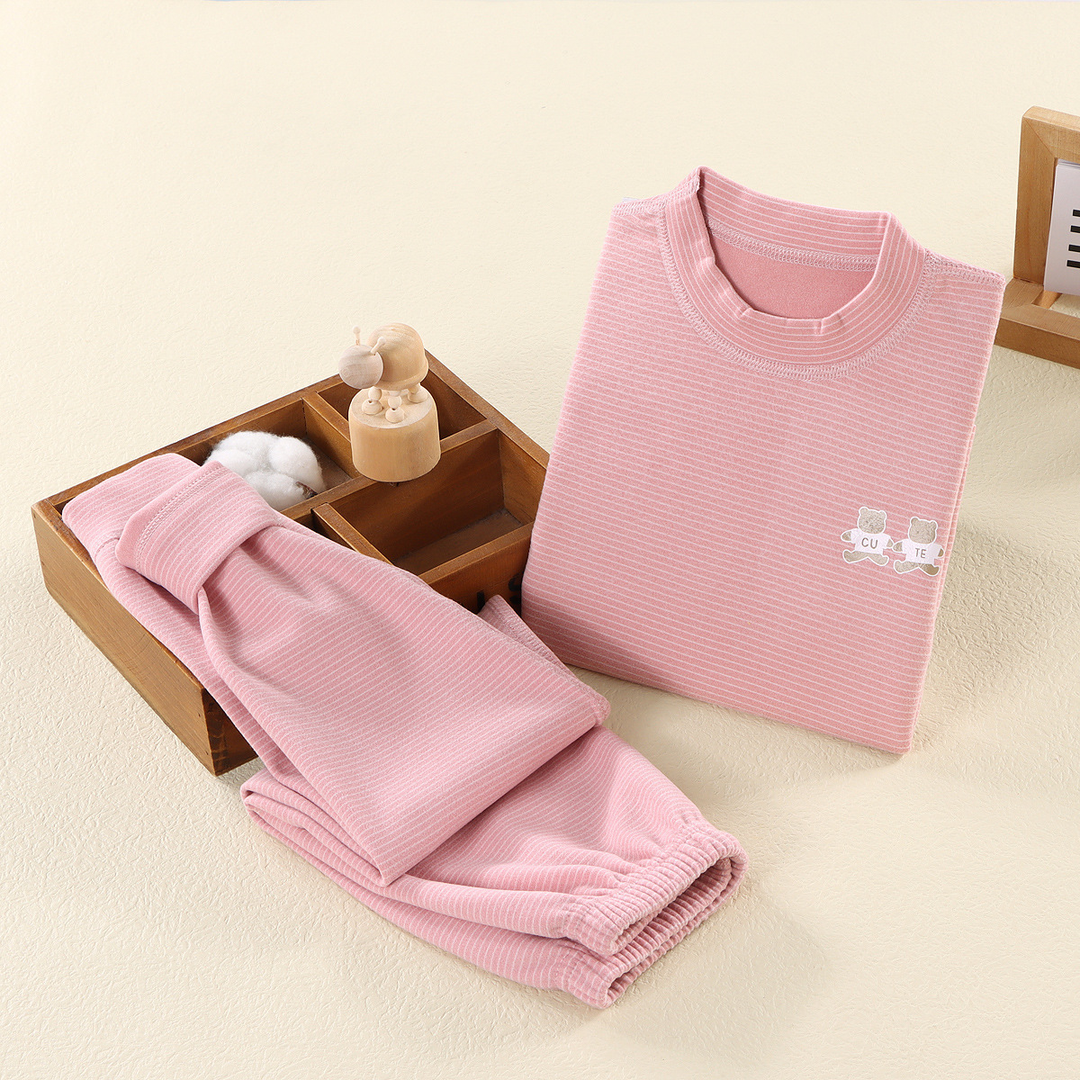 Niños sin hueso de ternero de cuello alto nuevo abrigo de otoño conjunto de pantalones de oro para hombres y mujeres estriado conjunto de ropa interior cálida