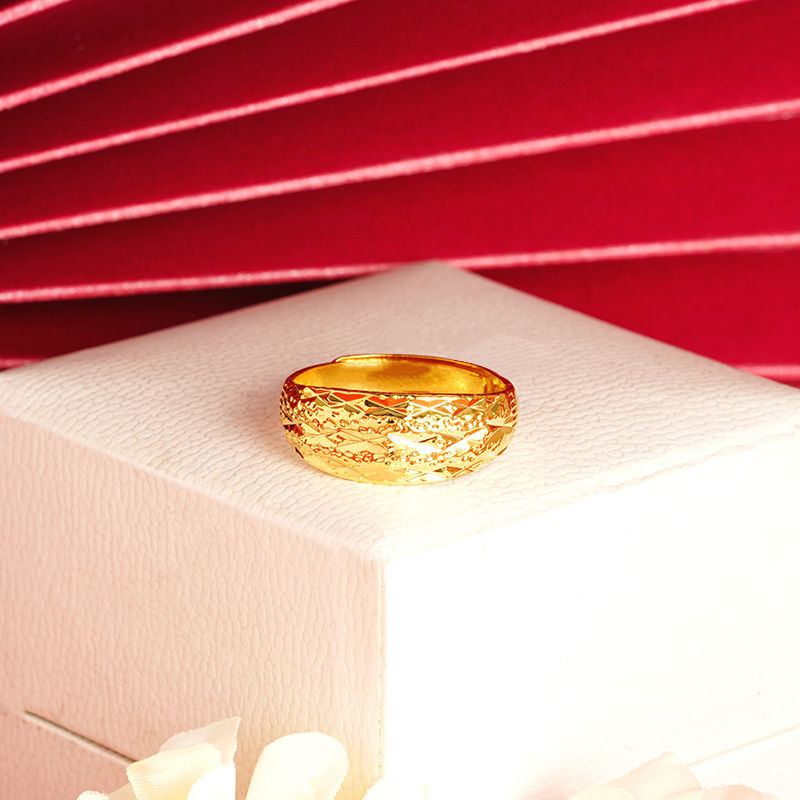 Anillo de tres filas tridimensional de las mujeres de imitación de oro geométrico arena al por mayor de oro de la joyería de suministro directo de fábrica en vivo en línea popular