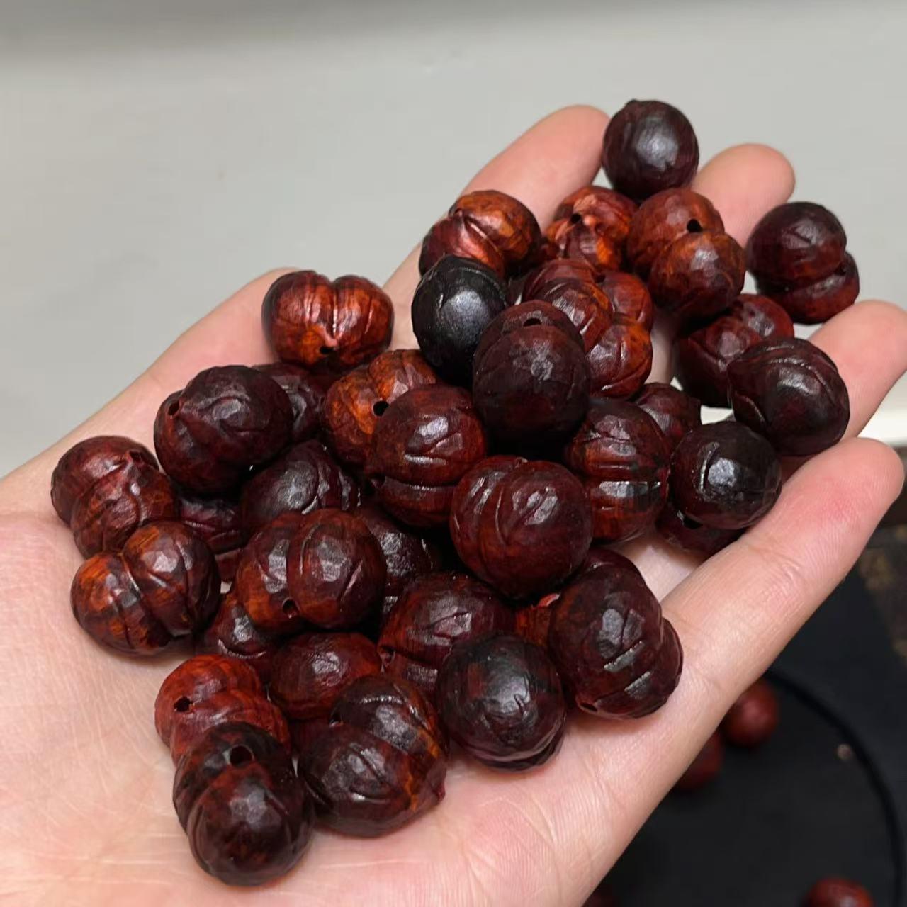 紫檀屁桃爱心上下通孔配件 DIY文玩手串项链 TY2473