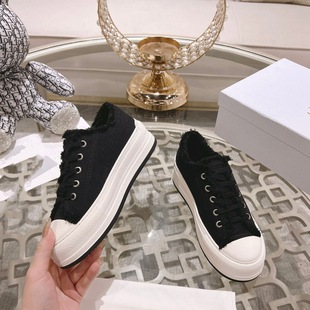 24�����¿��״̽�����Ь����ͬ���Ь������W��վС����ЬŮ��