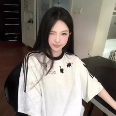 純綿半袖tシャツ女性の夏の新型三条のストライプのデザイン感があります。