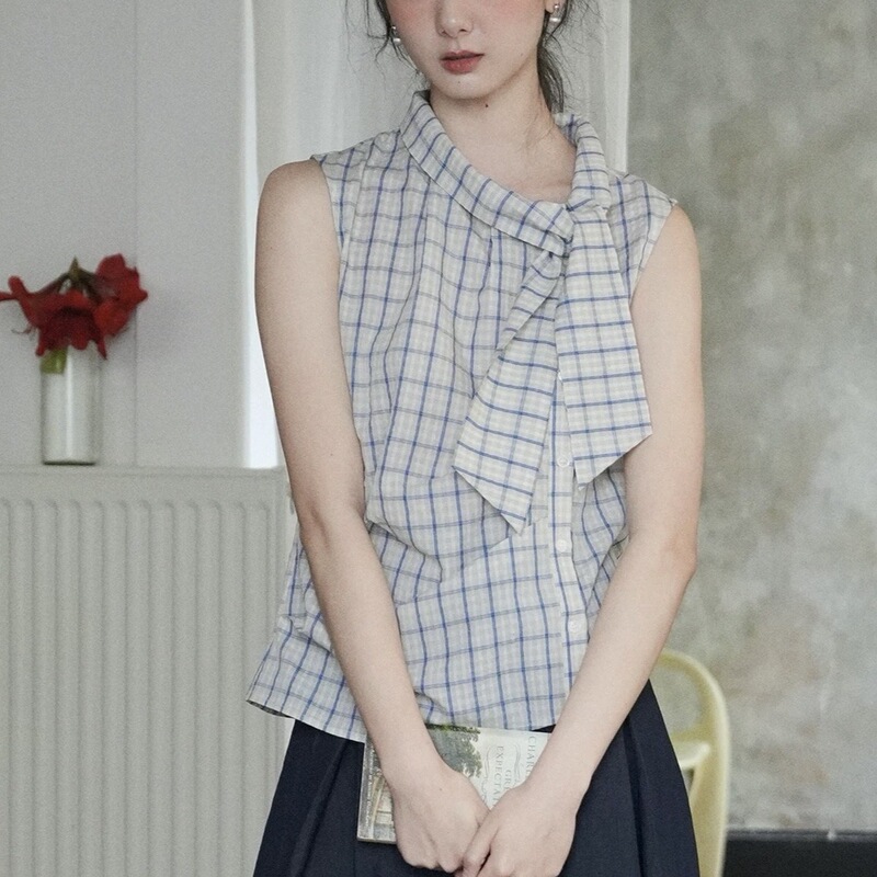 【Sea Salt Letter】Asymmetrical Plaid Pleated Tie-Front Shirt, Lightweight and Refreshing, Slim-Fit Top 【Sea Salt Letter】Asymmetrical Plaid Pleated Tie-Front Shirt, Lightweight and Refreshing, Slim-Fit Top