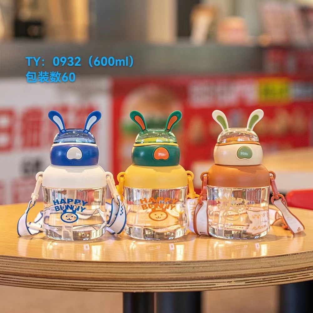 Tianyi 0932 nuevo espacio para niños taza feliz Orejas de conejo taza de plástico transparente Correa al aire libre paja taza de plástico