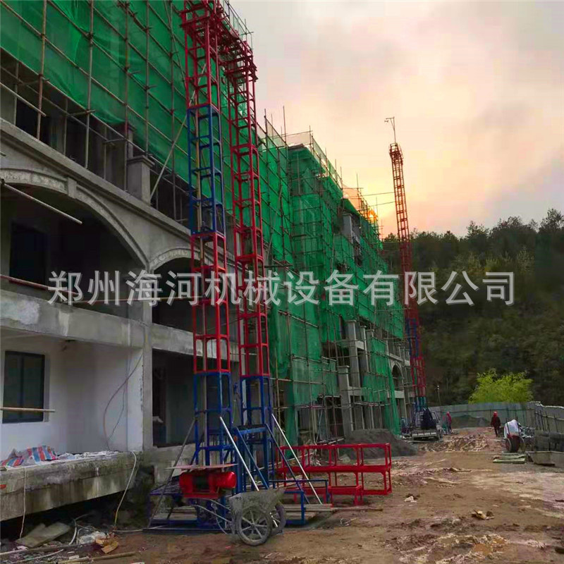 2021龙门架施工升降机自升式装修载物升降机 建筑物料提升机