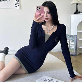 美式刺绣撞色假两件长袖连衣裙V领排扣修身显瘦包臀短裙