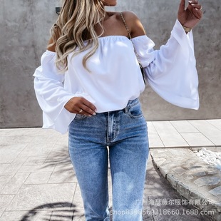 �羳Ů�b �W������վ���R�dһ�ּ���^�r��ɫ������T������