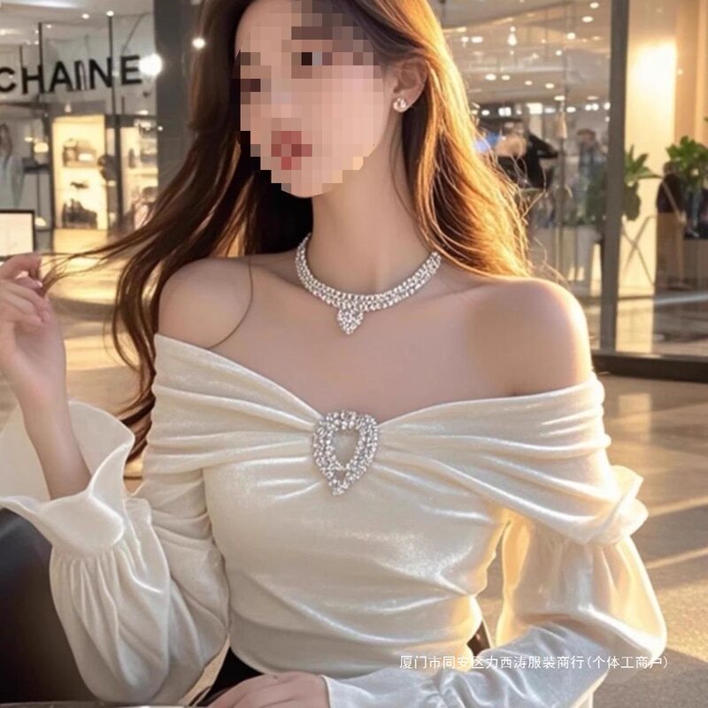 White French-Style Velvet Off-The-Shoulder Blouse for Women, Spring and Autumn Niche Design, Elegant and Stunning Short Top for Socialites