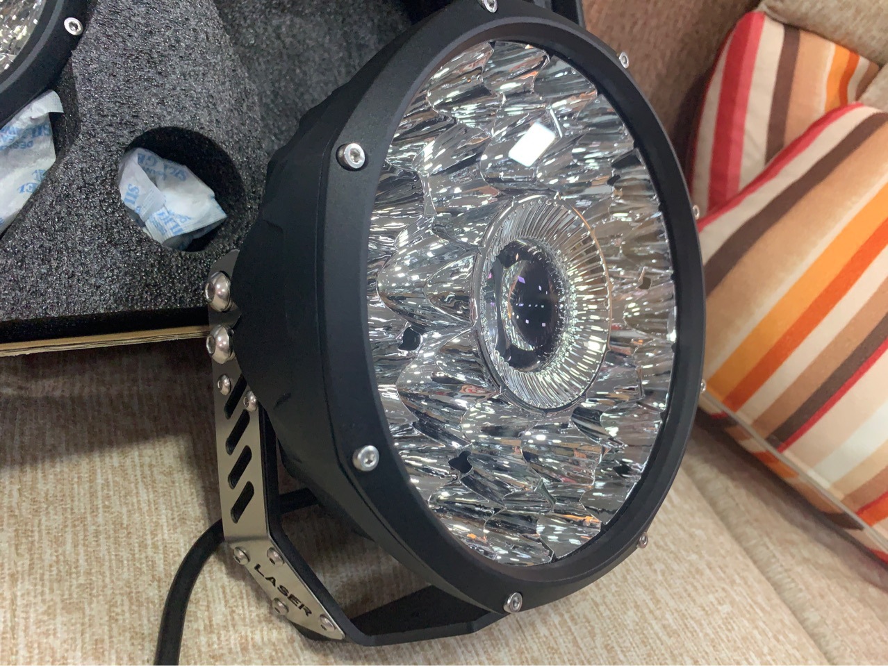 LED high-power driving lights laser lights off-road modified spotlights front bumper lights truck roof suv installation