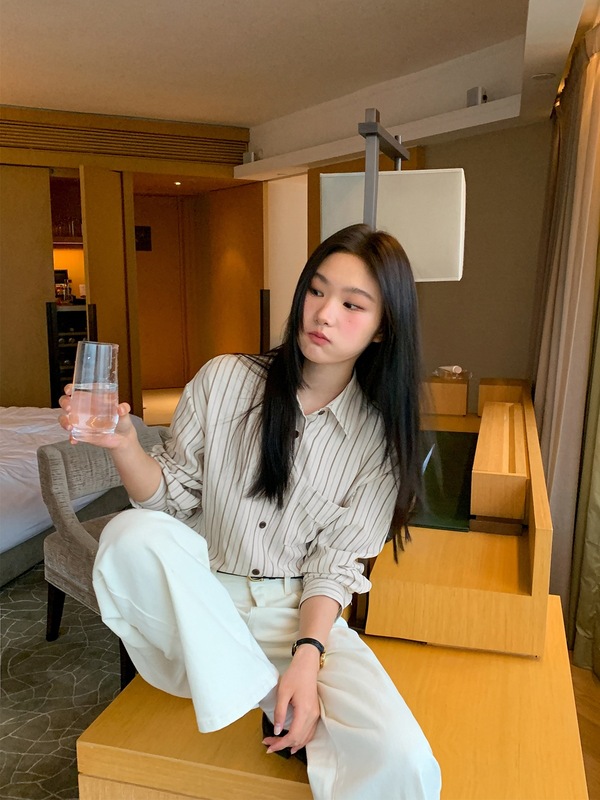 你好卡农 韩系雾面感条纹衬衫女春季新款宽松设计感长袖粉色衬衣|undefined