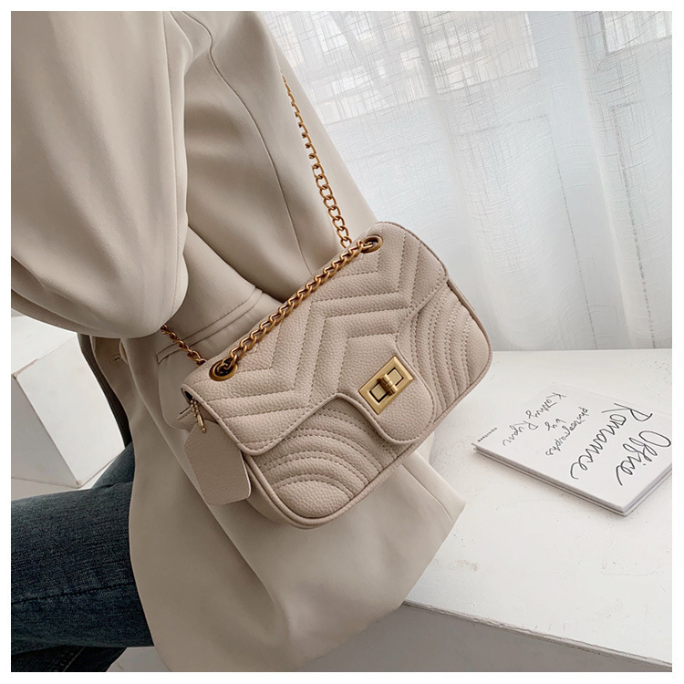 Textured small bags for women 2023 new bags Korean style fashion casual one-shoulder crossbody lock chain small square bag_voghion.com