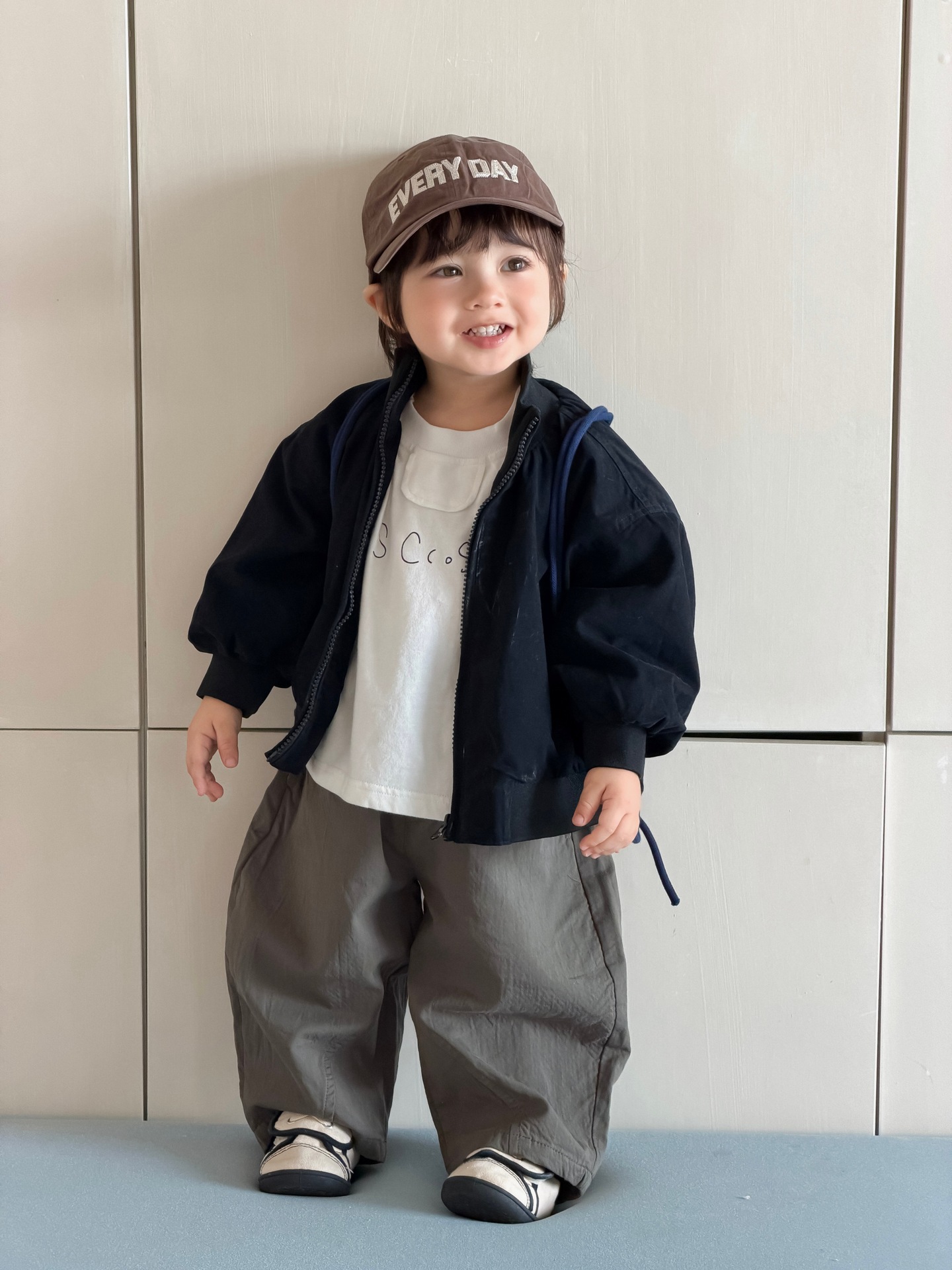 Children's demi-season autumn jacket with zipper