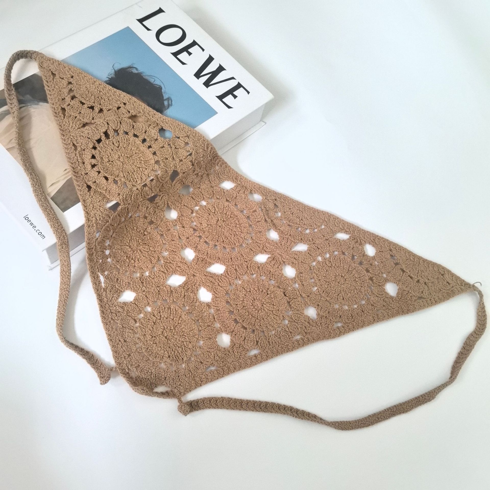 Francés vintage turbante mujer turbante triángulo de dopamina viaje dulce encantador gancho flores estilo de arte de punto de moda correa de pelo