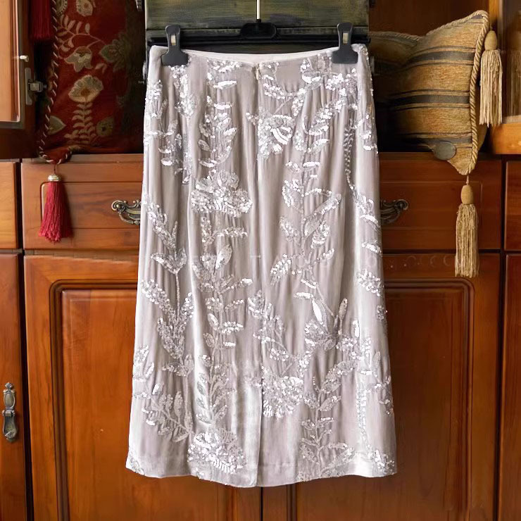 24 early spring swaying posture ~ beautiful feeling drunk! Heavy industry sequined embroidered velvet gray mid-length sheath skirt W0305