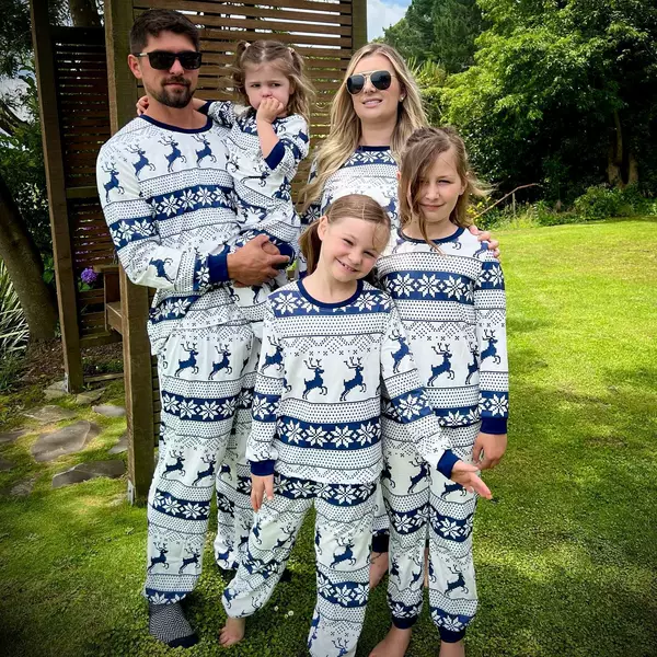 Amazon Christmas Family Clothing Family Clothing Christmas Clothing European and American Christmas Cotton Family Pajamas Home Decoration with Tags
