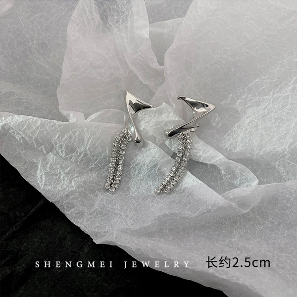 B type elf ear clip