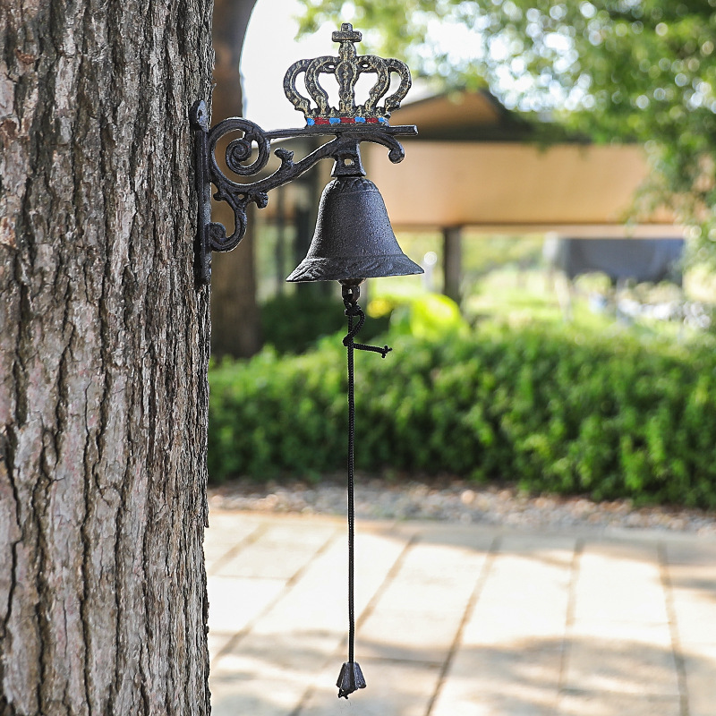 European-style Retro Creative Cast Iron Crafts Iron Crown Door Bell Wall Decoration Villa Courtyard Door Handbell Hanging Dang