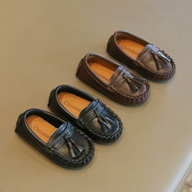 Маленькие кожаные туфли детские одиночные туфли удобные в британском стиле 1-3 года 2025 новый модный мальчик девочка бобовая обувь оптом