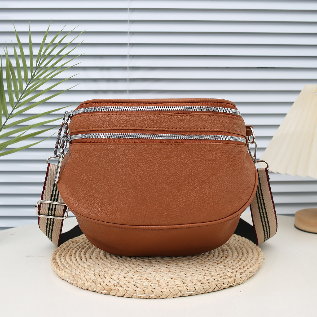 2025 retro de alta gama, doble cremallera, gran espacio, bolso de pecho de todo fósforo, bolso de hombro para mujer de viaje al por mayor