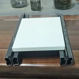 墙板龙骨轻钢制龙骨厂家批发全套轻钢材料镀锌吊顶隔墙天花龙骨
