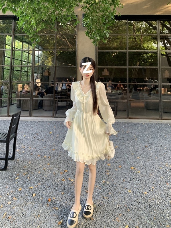 温柔风V领系带长袖连衣裙女木耳边春秋新款法式气质显瘦边小白裙|undefined