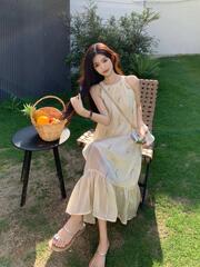 フランスの優雅な首掛けワンピース女性の夏の新型レトロでゆったりとした花のプリントの気質の中で長いスカートのchi
