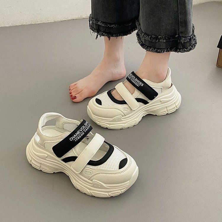 Verano papá zapatos mujer 2024 nuevo estilo malla transpirable velcro hueco Baotou plataforma alta sandalias deportivas