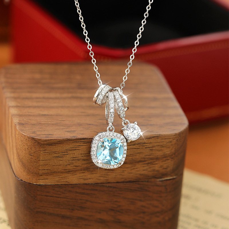 Pequeño libro rojo con el mismo estilo de hielo a través del cielo azul plata esterlina s925 collar femenino de alta gama moda de lujo ligero cadena de clavícula cabello de una pieza