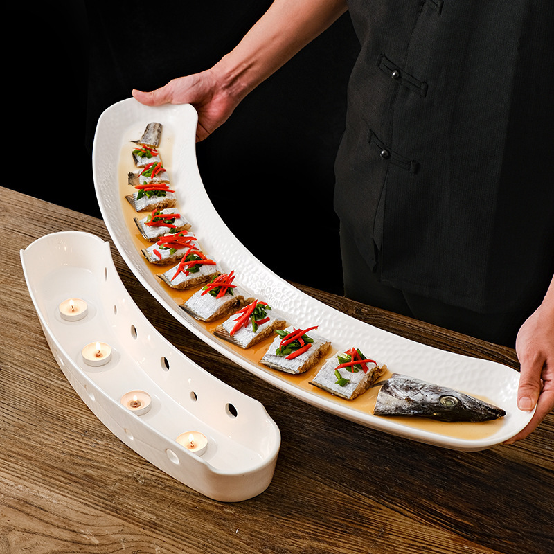 Chinese hotel features creative long eel plate hammered hairtail plate large curved seafood fish plate heat preservation and heating Chinese hotel features creative long eel plate hammered hairtail plate large curved seafood fish plate heat preservation and heating