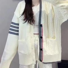 外贸学院风韩系宽松V领毛衣外套女秋冬新款软糯百搭撞色麻花开衫