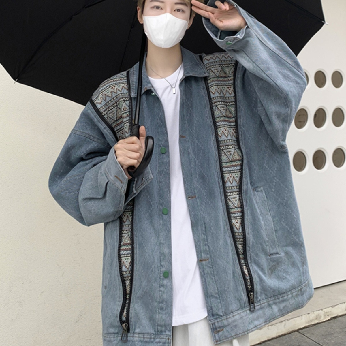 바느질 데님 자켓 대비 색상 남성과 여성의 봄과 가을 민족 요소 느슨한 트렌디 인 복고풍 개인화 된 국경 간 툴링 외관