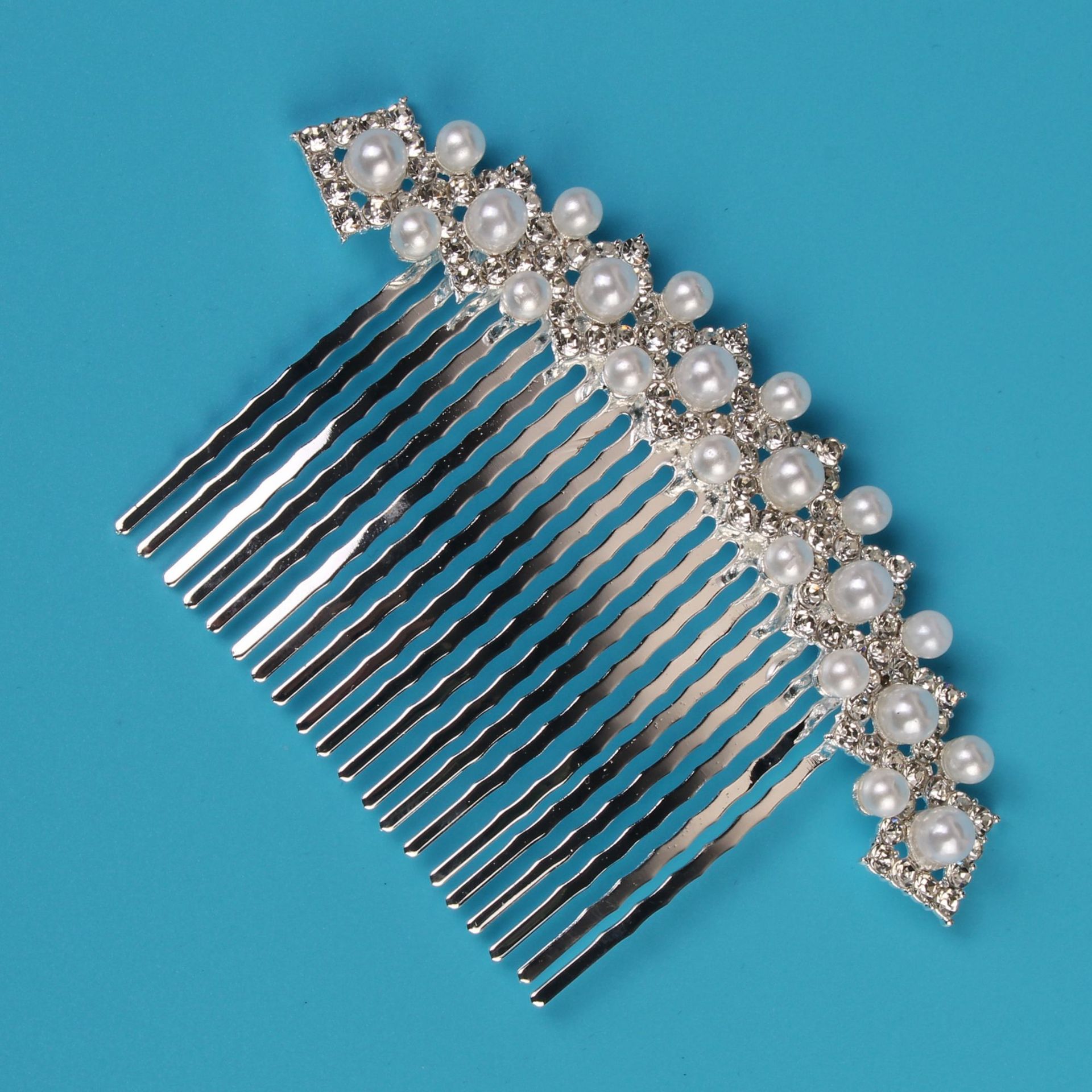 Direct supply from the source to manufacturers Bridal hair combs, hair accessories, wedding fashion claw chains, rhinestone jewelry wholesale