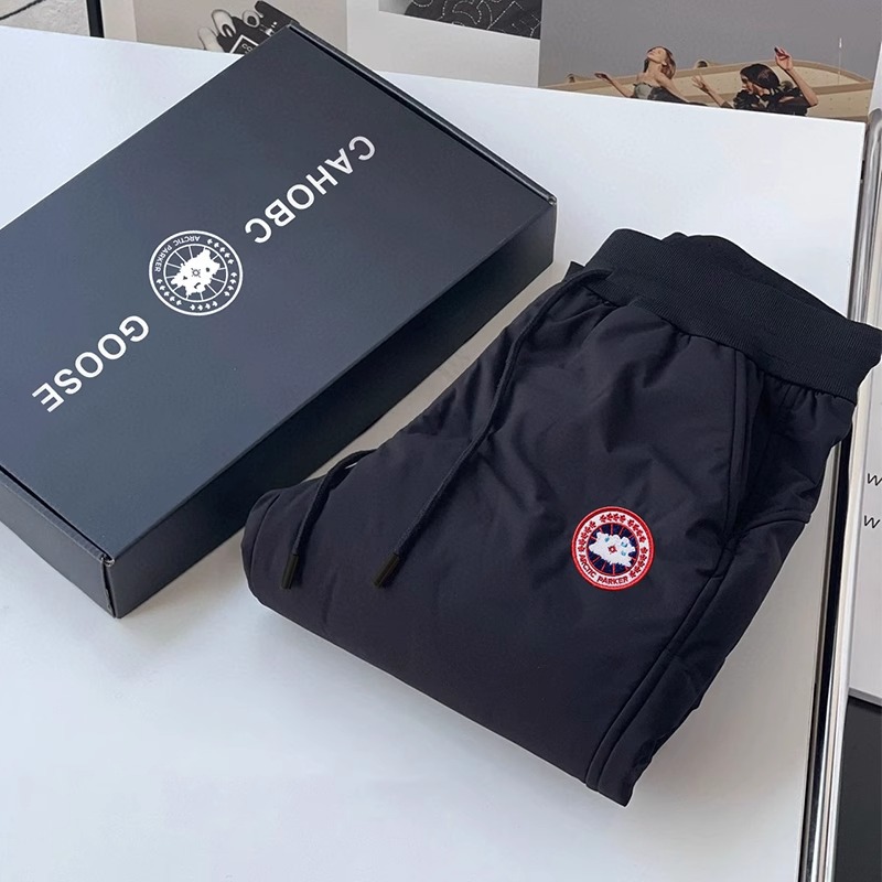 Men's down-filled outdoor pants, 2026 winter new style, fleece-lined, thickened, windproof, jogger pants, American style hiking pants.