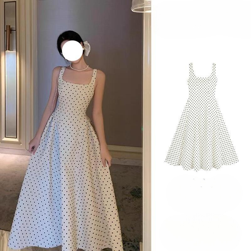 Long white dress, belt, cut