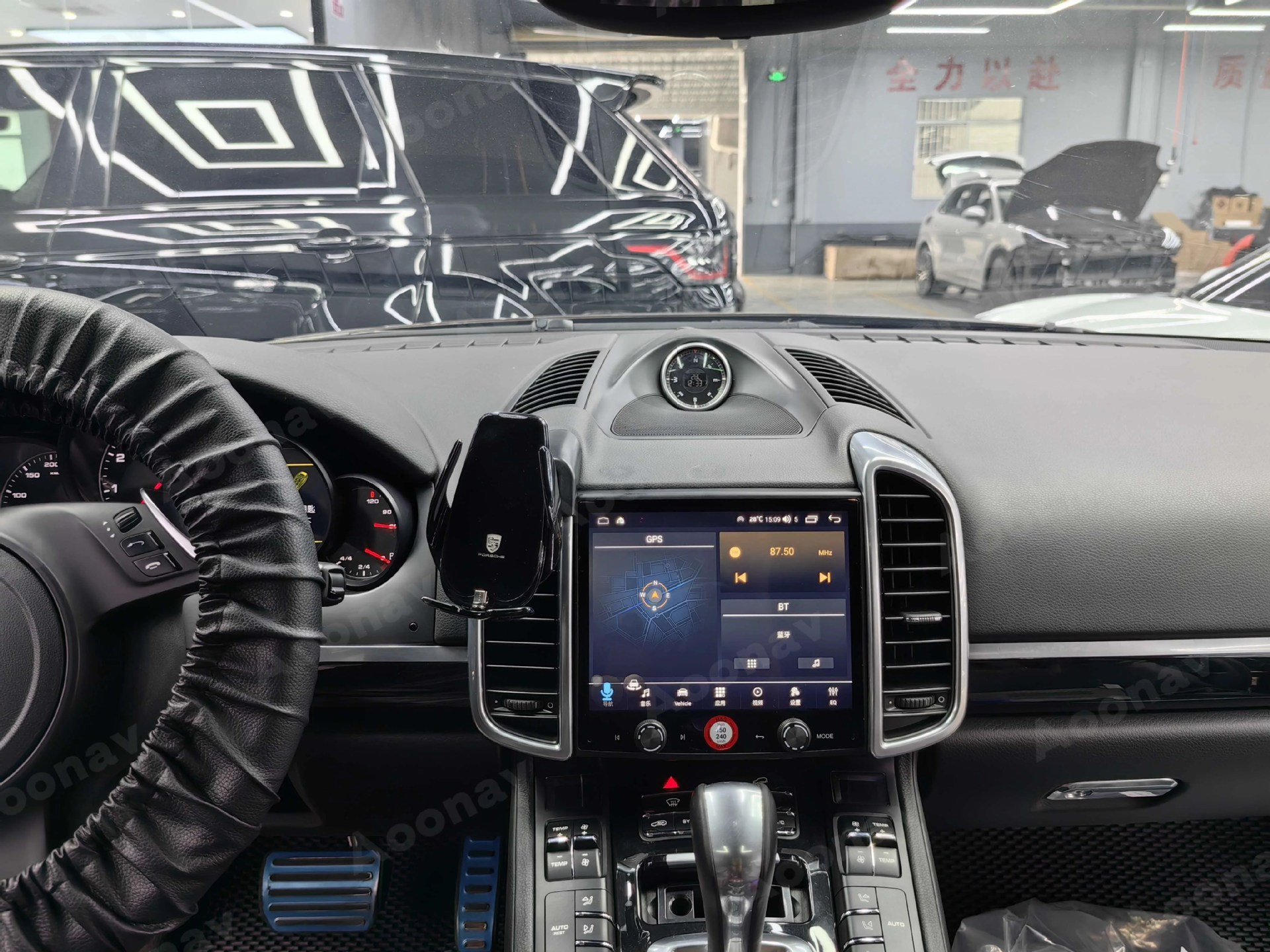 Suitable for Porsche Cayenne Original Car Style 2010-2017 Navigation Modified Car Wireless Carplay