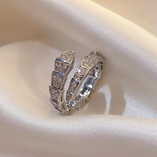 Dainty snake ring with micro-set diamonds, women's trendy and niche design, index finger ring, fashionable and personalized style, Instagram-style pop, open-mouthed ring
