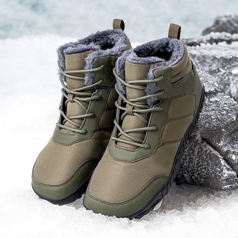 Nuevos zapatos de algodón cálidos en invierno, zapatos casuales al aire libre, zapatos deportivos de cinco dedos y botas de nieve engrosadas de terciopelo para parejas masculinas