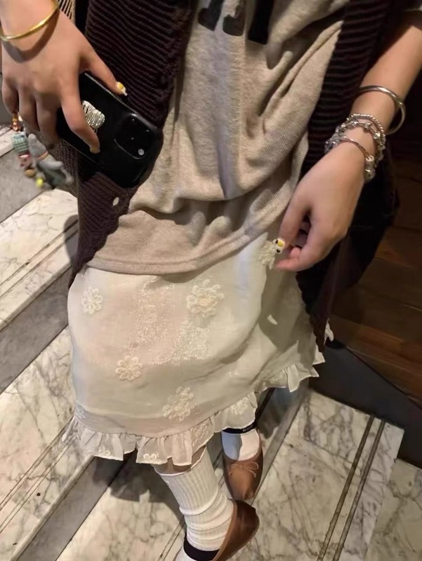 无龄感穿搭~2025秋季韩国小众设计感 刺绣花边休闲小个子半身裙女|undefined