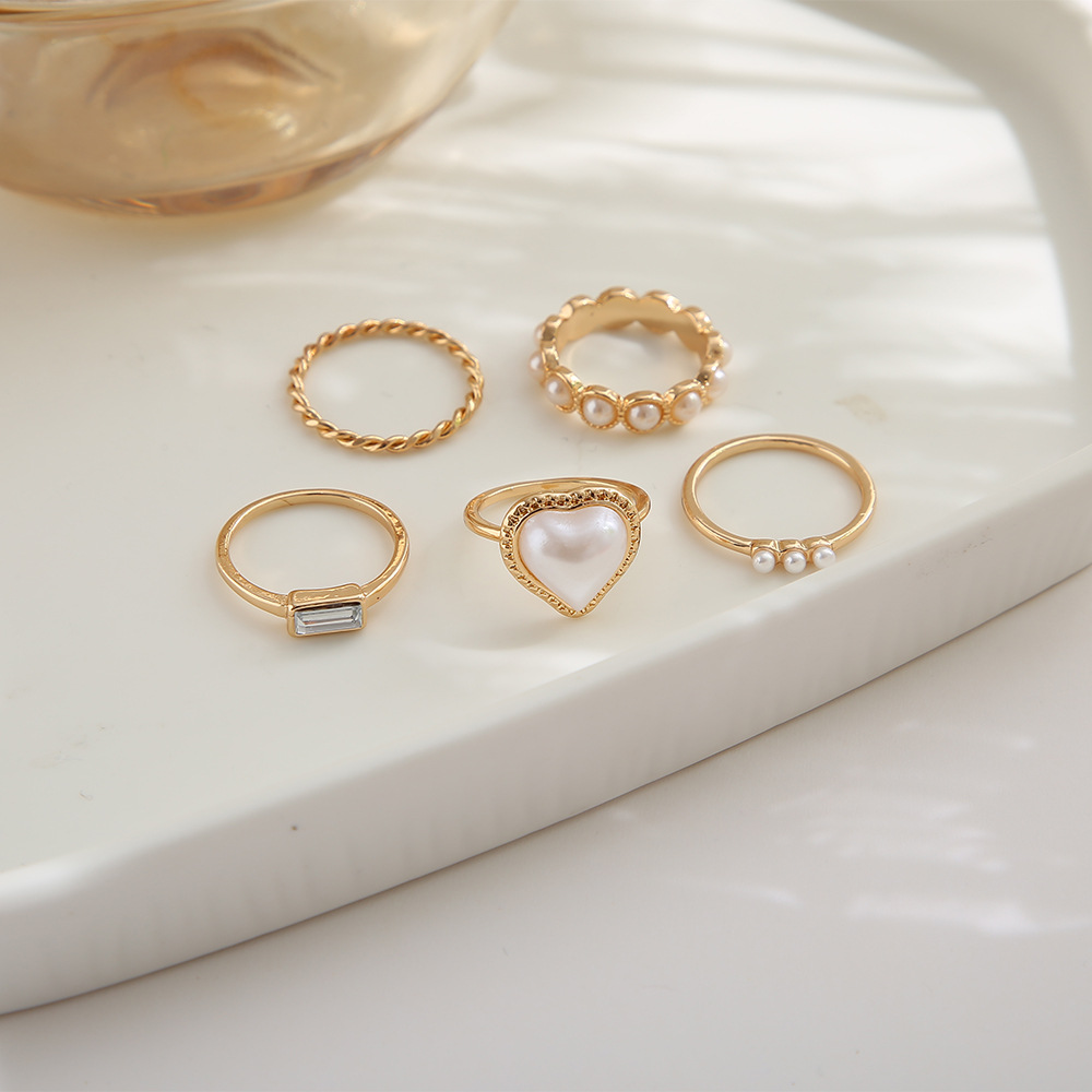 Retro Inlaid Pearl Peach Heart Joint Ring Set 5-piece Set display picture 8