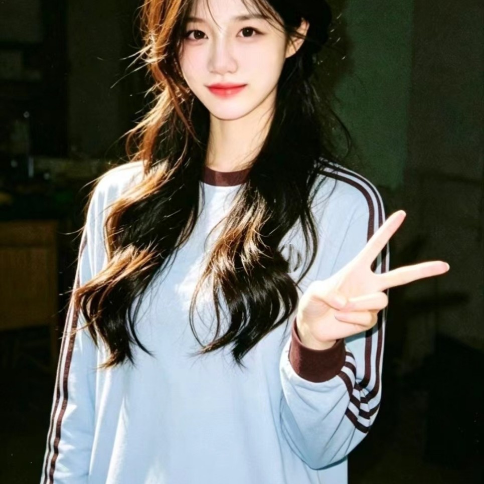 Embroidered logo, Jennie's style, unisex, small logo embroidery, casual long-sleeve T-shirt, sweatshirt, three-leaf sports sweatshirt