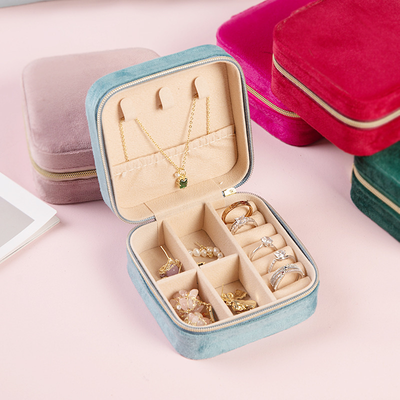 新商品のフランネルのアクセサリーの箱の携帯型の宝石のアクセサリーの収納箱の小さい指輪のネックレスの贈り物の箱のメーカーは卸売りします。|undefined