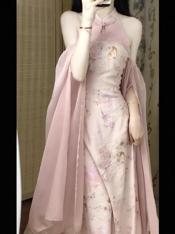 新しい中国風の改良されたチャイナドレス婚約ドレスハイエンドライト高級ニッチ中国風ピンクホルターネックドレス女性のための春と夏|undefined