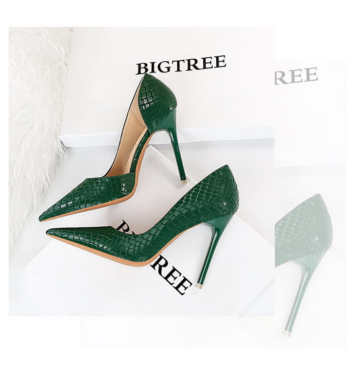 Slim slim heels with high heels and shallow side hollowed-out heels retro serpentine single shoes_voghion.com