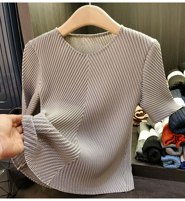 Màu xám nhạt