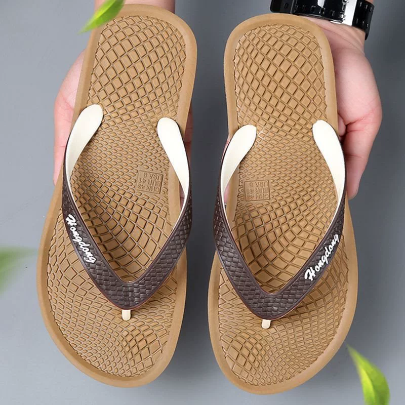 Шлепанцы мужские новые шлепанцы противоскользящие против запаха модные пляжные шлепанцы с мягкой подошвой износостойкие универсальные повседневные тапочки