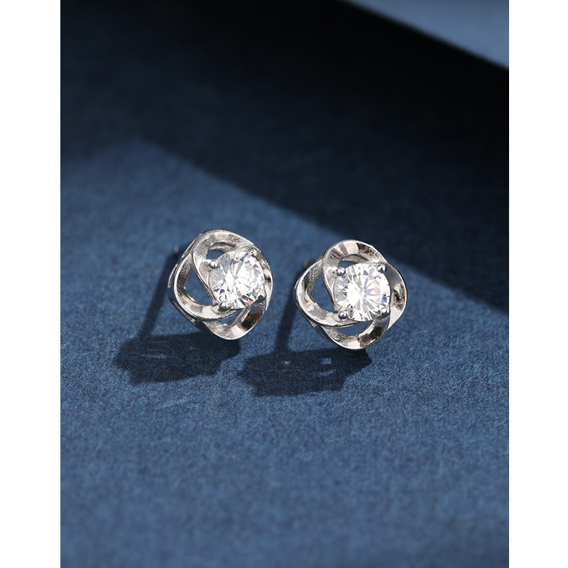 Simple zircon tetrafolia pernos de plata esterlina 925 nicho delicado aretes de alta sensación para mujeres pequeños aretes de agujeros de orejas