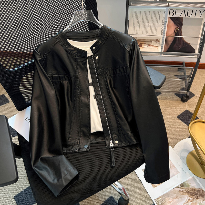 This Year's Trendy Black Pu Leather Jacket for Women, Short Style, Early Spring 2026 New Model, Round Neck, Regular Shoulder Jacket This Year's Trendy Black Pu Leather Jacket for Women, Short Style, Early Spring 2026 New Model, Round Neck, Regular Shoulder Jacket