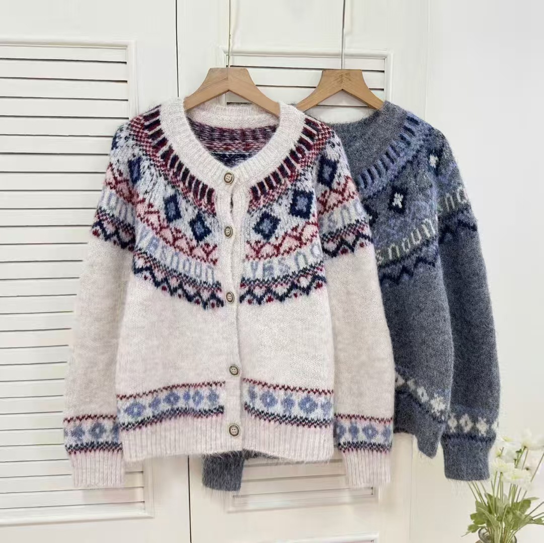 2025 otoño y invierno nuevo color retro Jacquard diseño sensación de jersey de punto suéter coreano chaqueta de aire extranjero de moda suelta