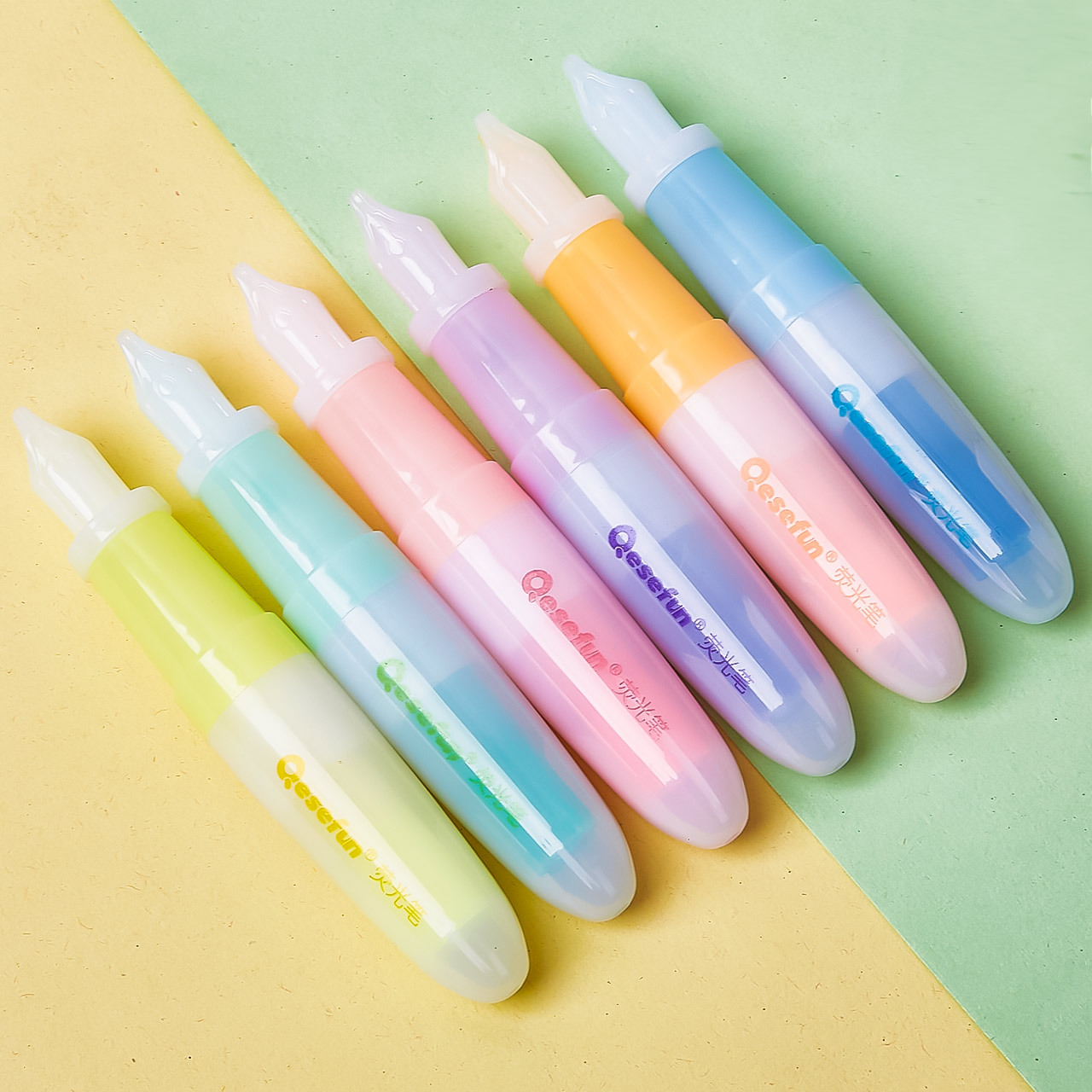 Q1210-6 color resaltador traje forma de pluma resaltador estudiante diario pluma forma Linda pluma de graffiti