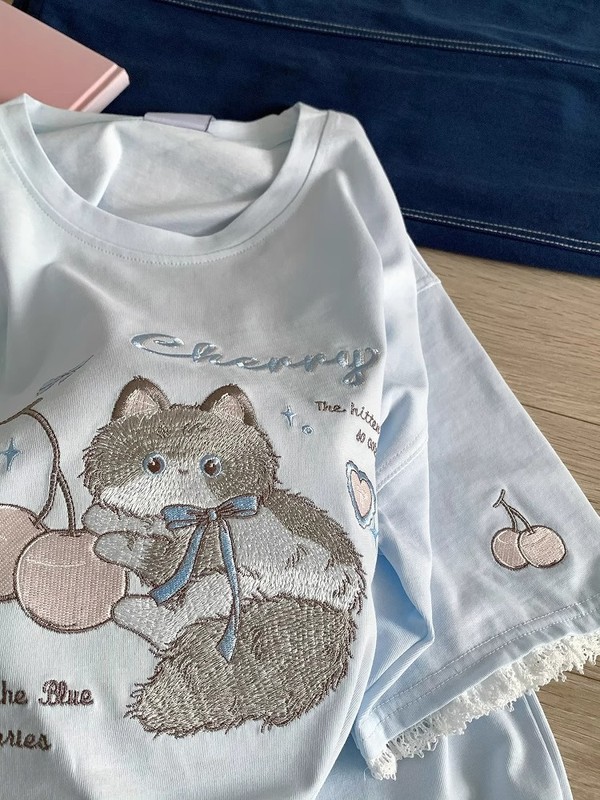 年齢を軽減するかわいい桜猫刺繍半袖Tシャツ女性用2025夏新作ルーズラウンドネックレース万能トップ|undefined