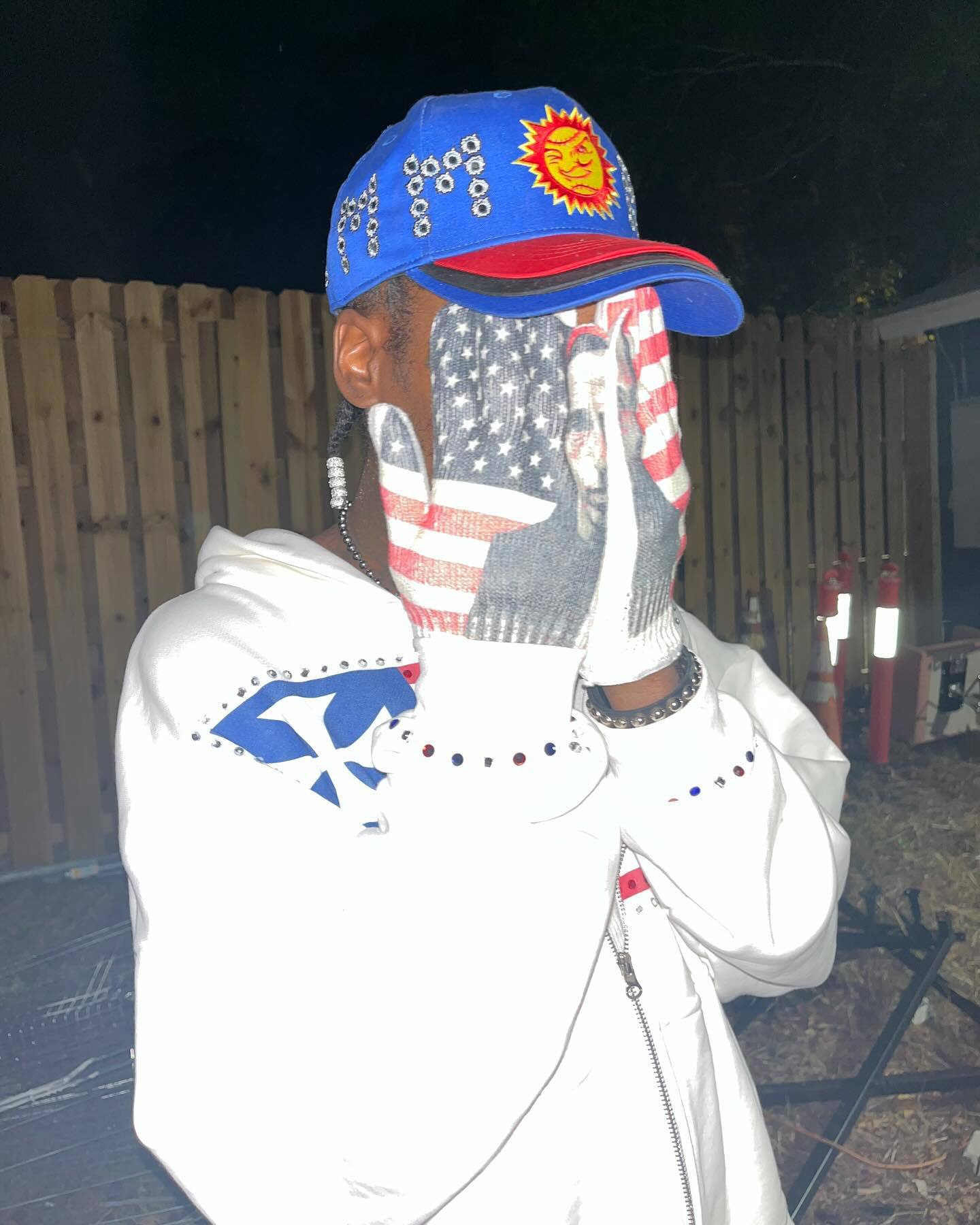 Sweat-shirt à capuche zippé tendance style hip-hop avec imprimé graphique et poches – Streetwear oversize pour homme et femme (noir/blanc, S/M/L/XL)_voghion.com